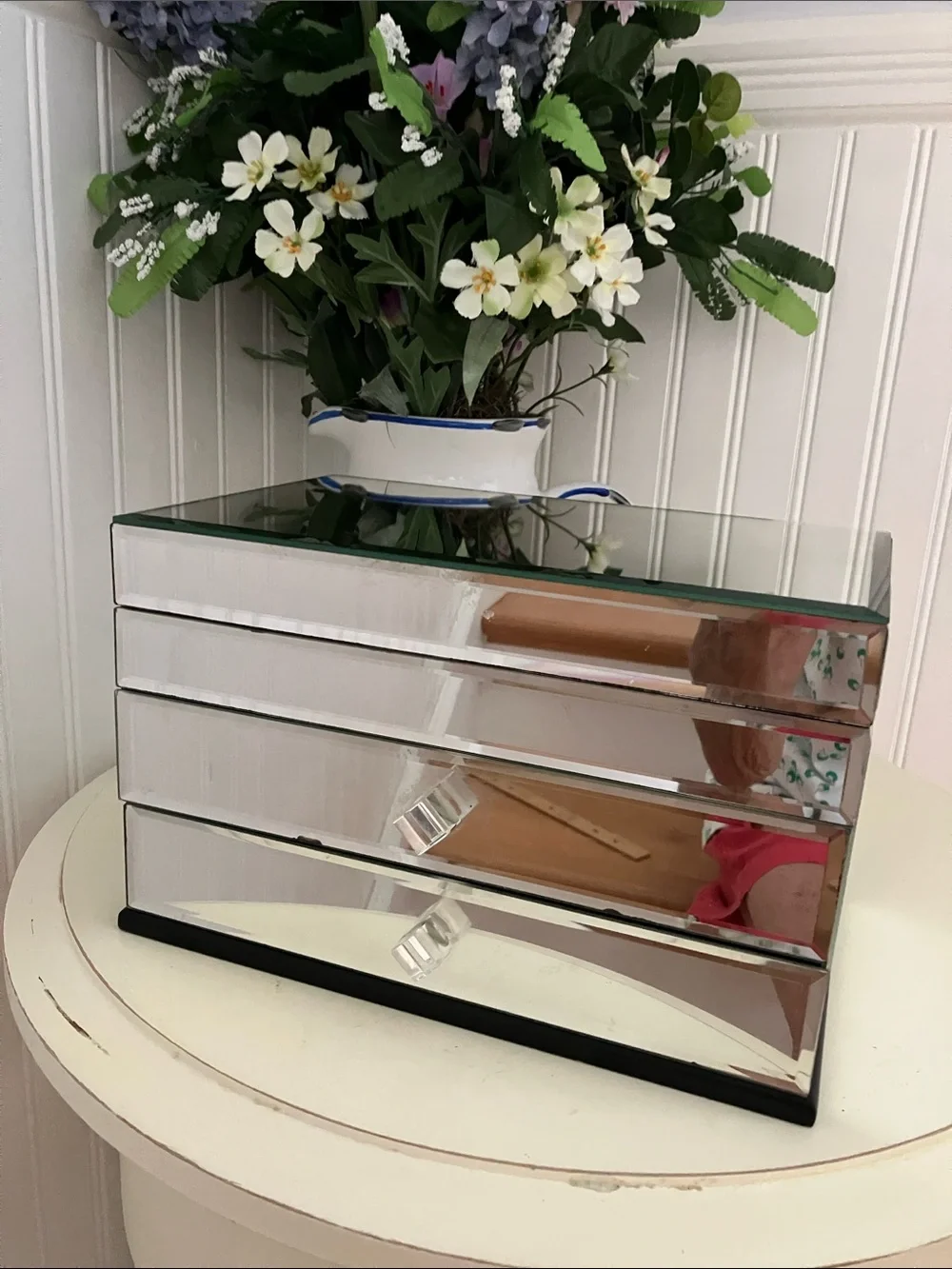 N/A stylish mirrored